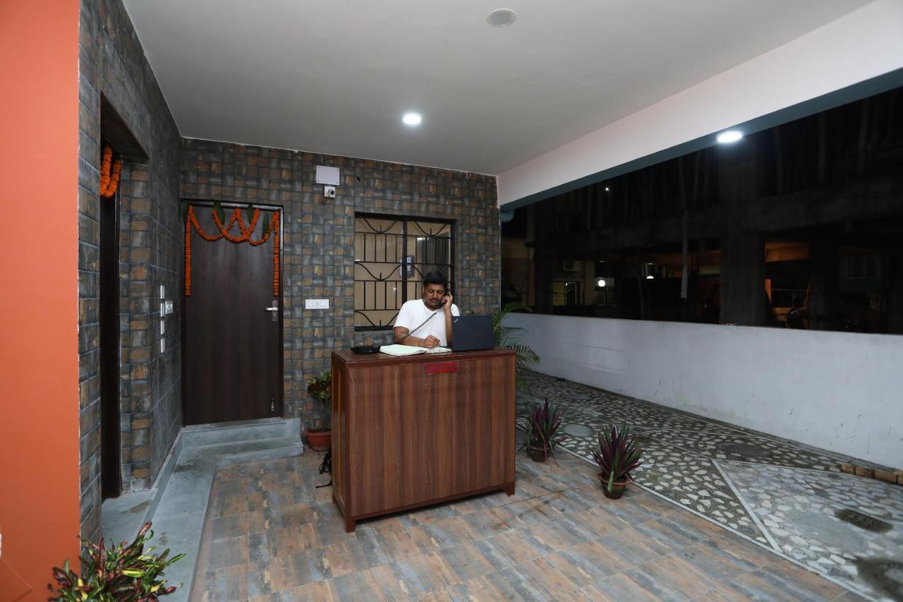 Oyo 17376 Happy Spring Inn Calcutta  Esterno foto